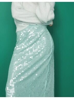 M • Old Navy • High-Waisted Sequin Midi Pencil Skirt